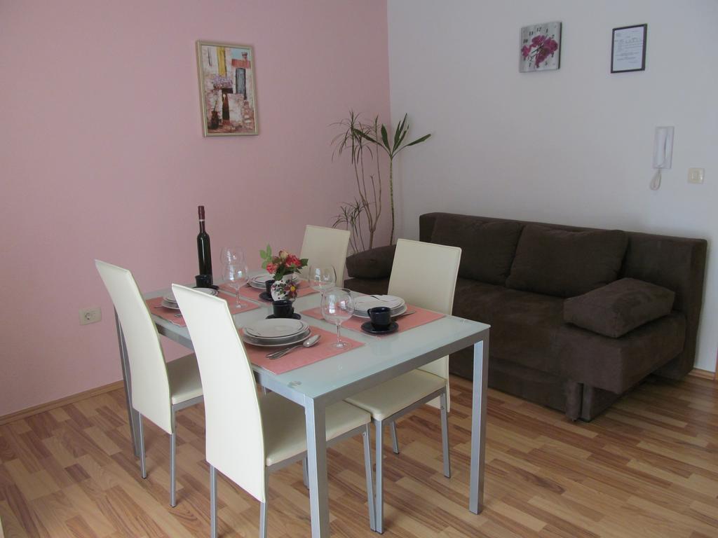 Apartment Danese โพรไมนา ห้อง รูปภาพ
